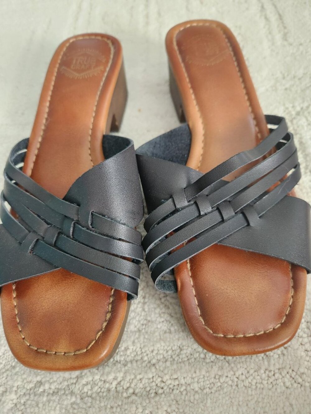 True Craft Black Leather Vegan Sandals low block heel size women’s 9